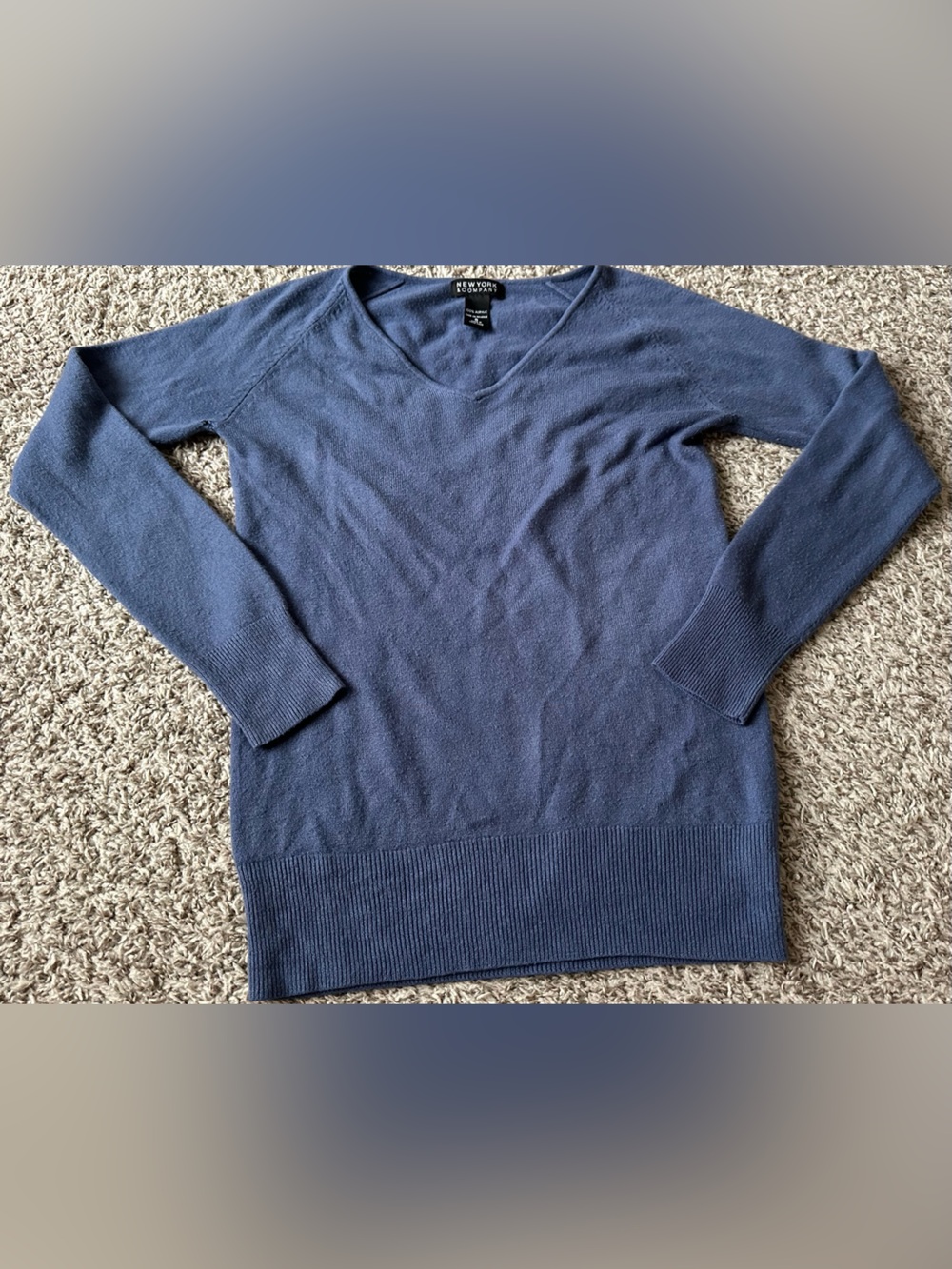 New York & Company V-neck Sweater in Periwinkle Blue